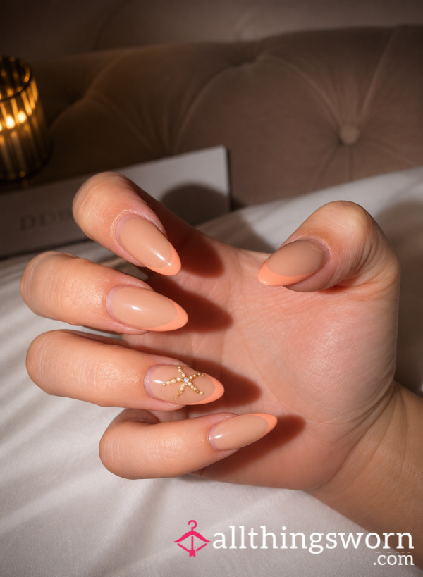 Worn Nails - My Nails Need A New Look Who Would Like My Worn Acrylics 💋
