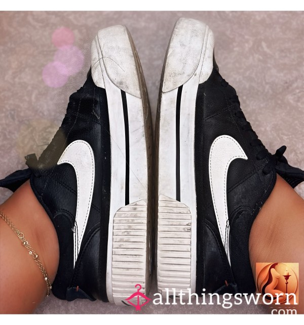 Worn Nike – Sockless Experience – Raw & Authentic