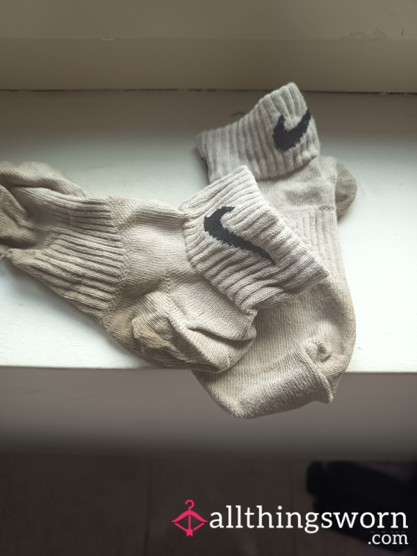 Worn Nike Socks: Intense Workouts, Authentic Smell 😏💪🔥 😉🏋️‍♀️💦