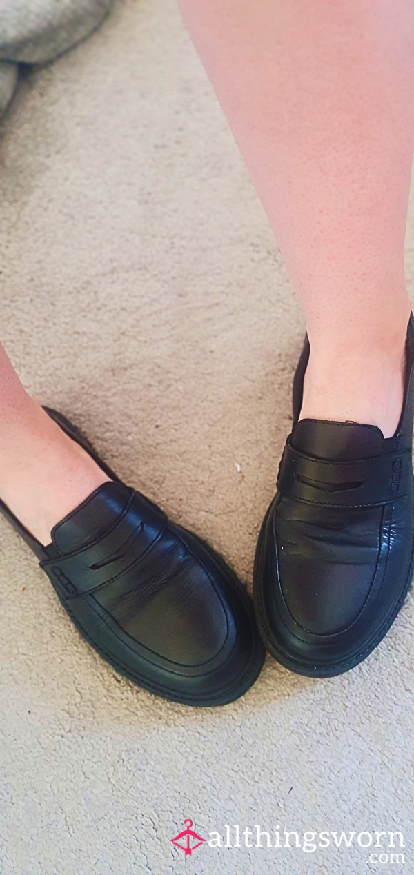 Worn Old School 90s Pod Shoes