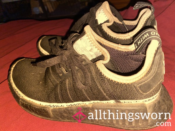 Size 5Y - Old Shoes
