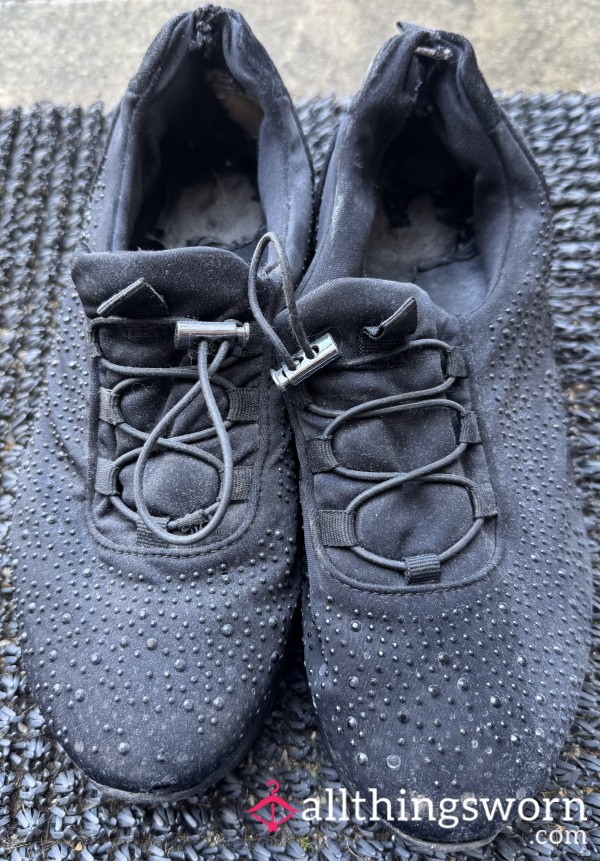 Worn Out Old Trashed Black Trainers UK Size 5 🖤