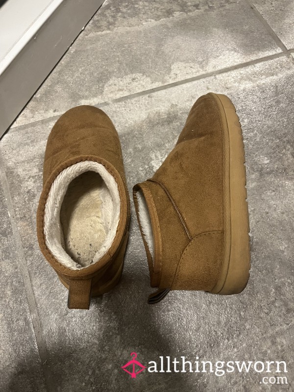 ~SOLD~Worn Out Slipper Boots