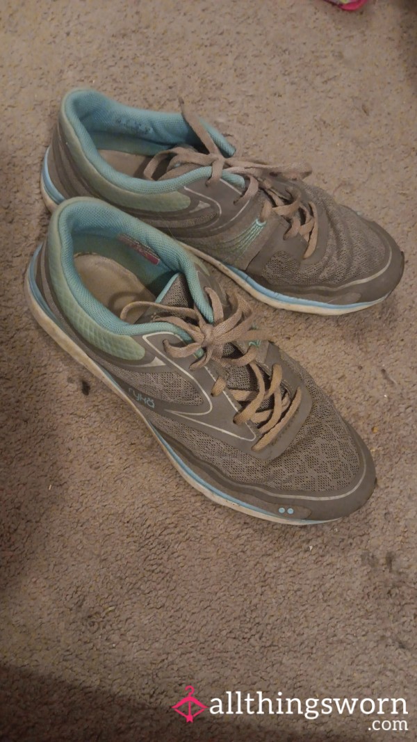 3 Years WornOut Sneakers