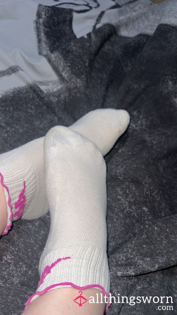 Worn Out Socks White /pink