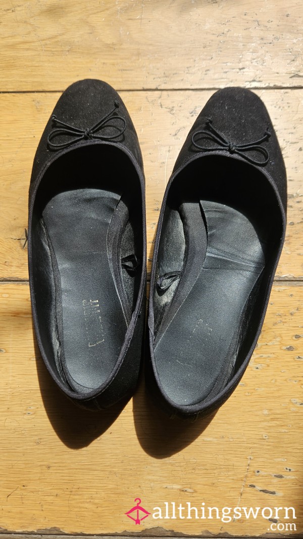 Worn Out Suede Ballet Flats