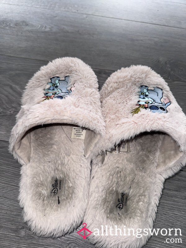 Worn Pink Slippers💋
