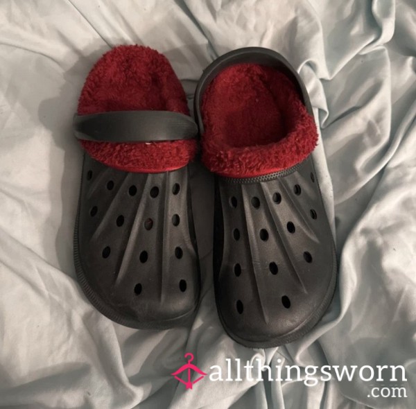 Worn Red Fleece-Lined Slip-On Clogs From Nurse_Eden