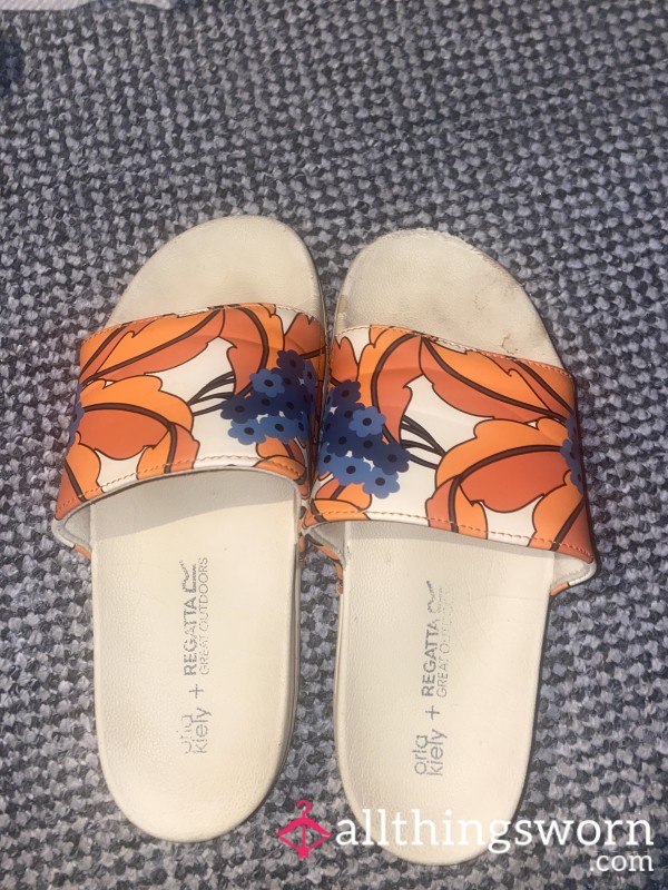 Worn Regatta Flor*l Sliders🌸