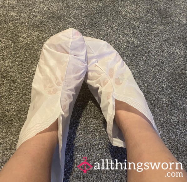 Worn & Ruined Moisturising Foot Socks – Your New Obsession.