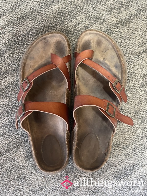 Worn Sandals 🩴