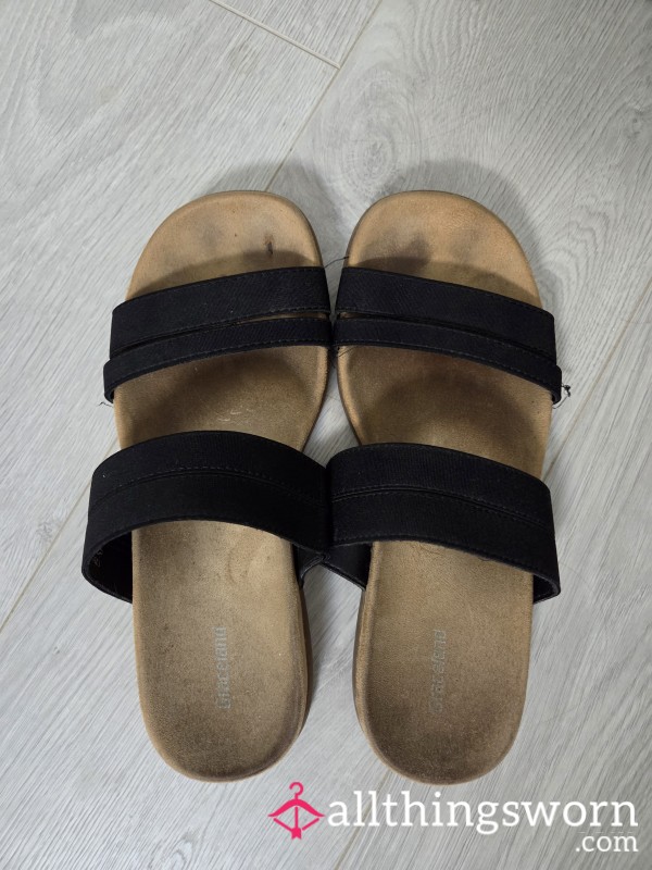 Worn Sandals/flip Flop