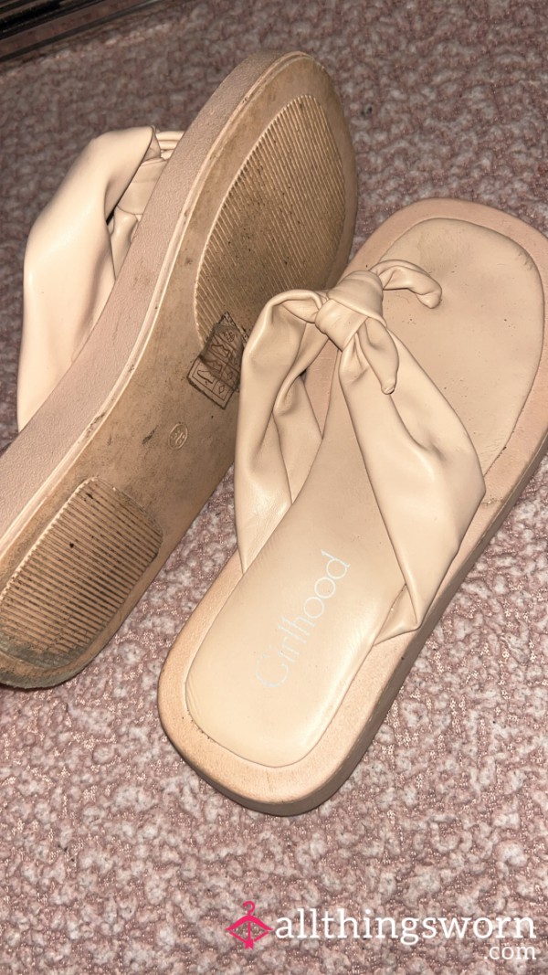 Worn Sandal/slides