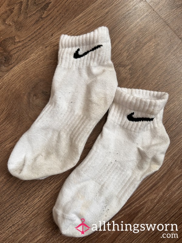 48 Hour Wear Size 5 Nike Women’s Socks