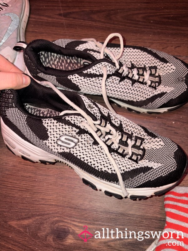 Worn Sketchers