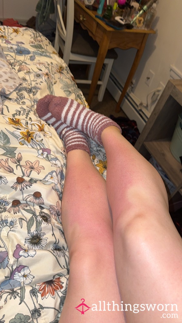 Worn Socks – Curvy & Teasing 🍑👣 Just For You