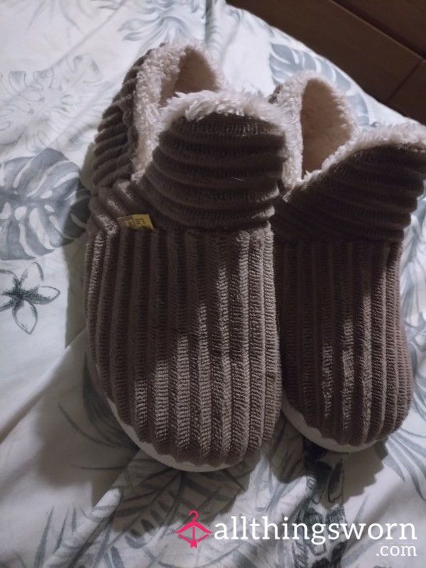 Worn Soft Comfy Slippers Size 8