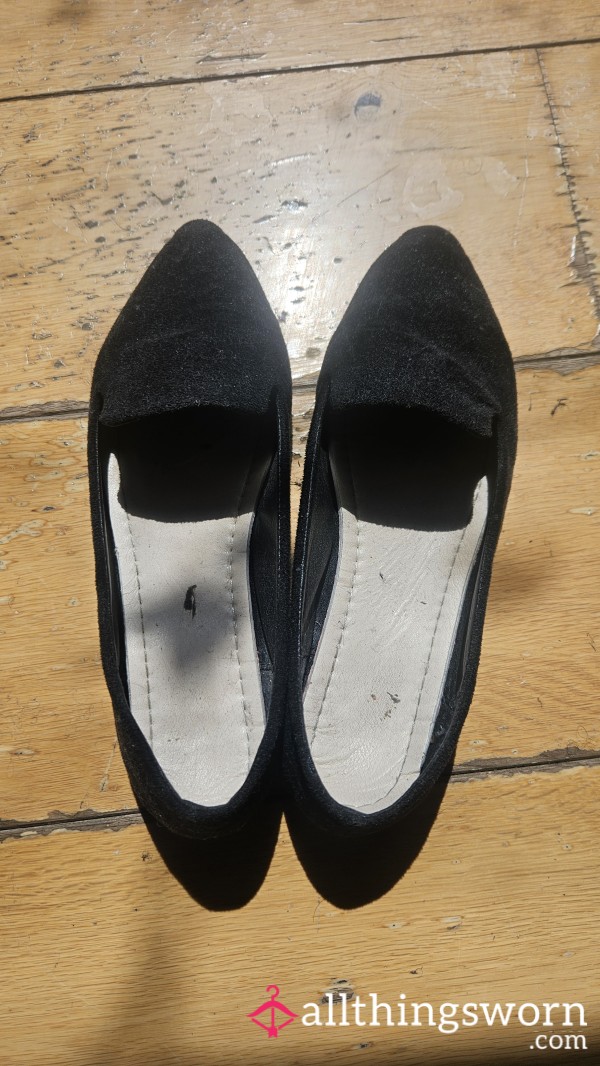 Very Worn Suede Black Flats