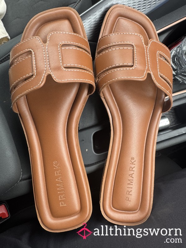 Worn To Be Worshipped 👣