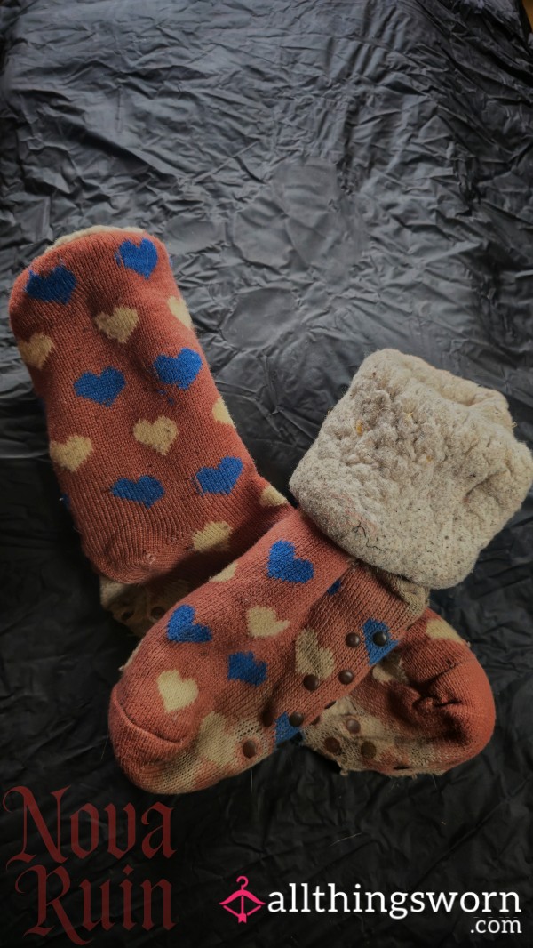 Worn To Hell And Back – My Favorite Cozy Socks Reek Of Me 💦🦶