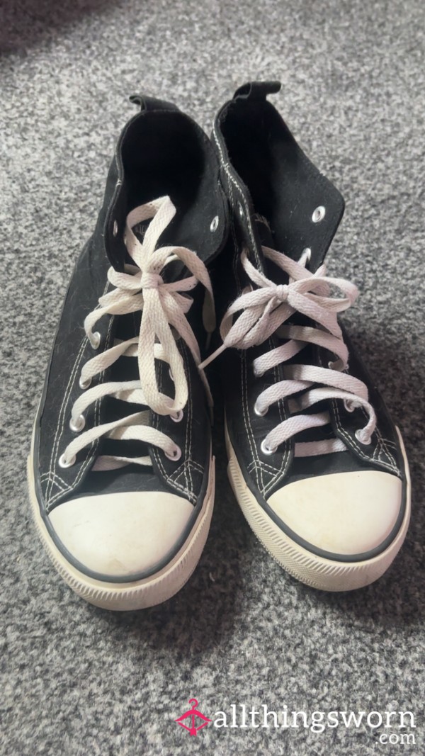 Worn/ Used Sneakers Black