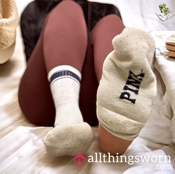 Worn Victoria’s Secret PINK Crew Socks (white/blue)