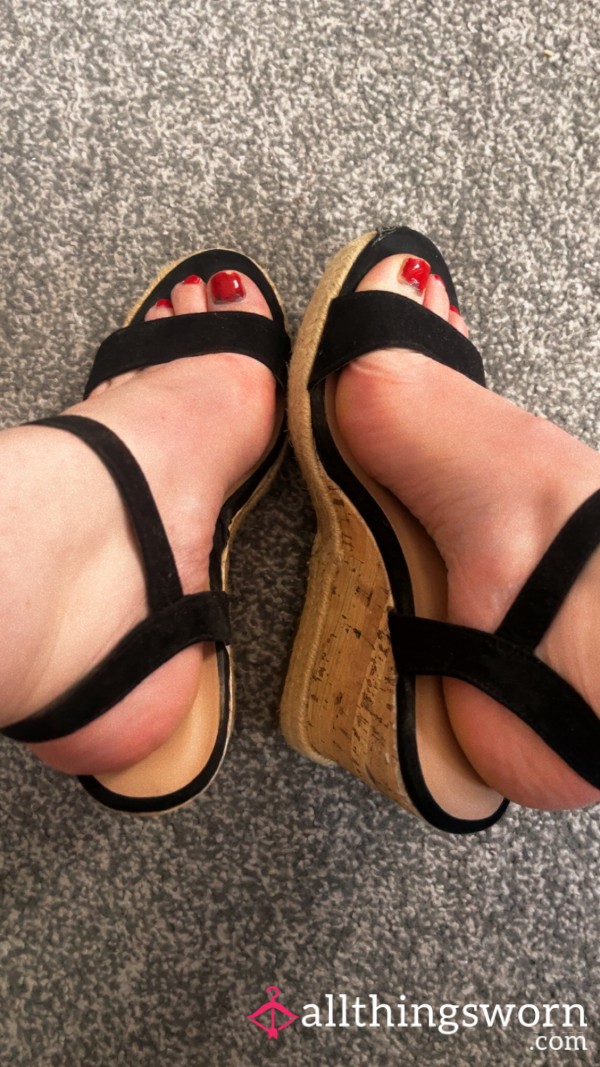 ✨ Worn Wedges - Toe Prints