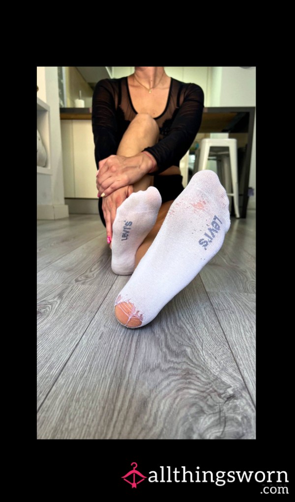 🔥 Worn Smelly White-Coloured Training Ankle Socks – Heat, Scent & Pure Temptation To Worship 🔥