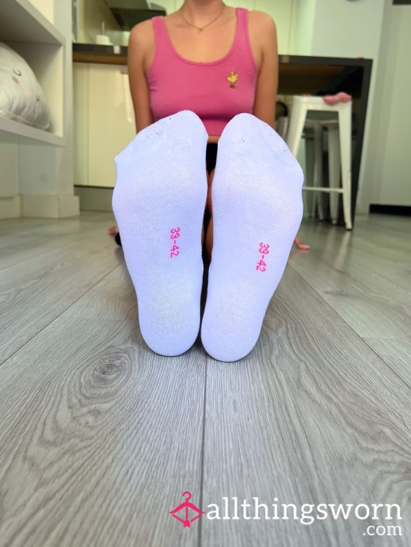 🔥 Worn White-Coloured S**y Ankle Socks – Heat, Scent & Pure Temptation To Worship 👃