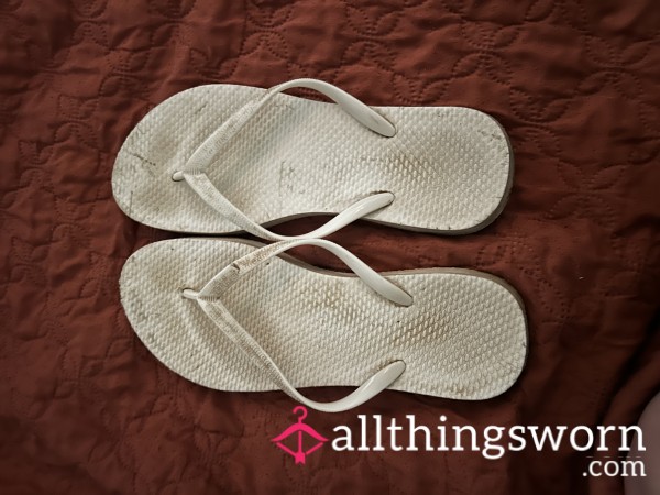 Worn White Flip Flops 💕 (Only One Available) Casual Everyday Pair – Soft & Us