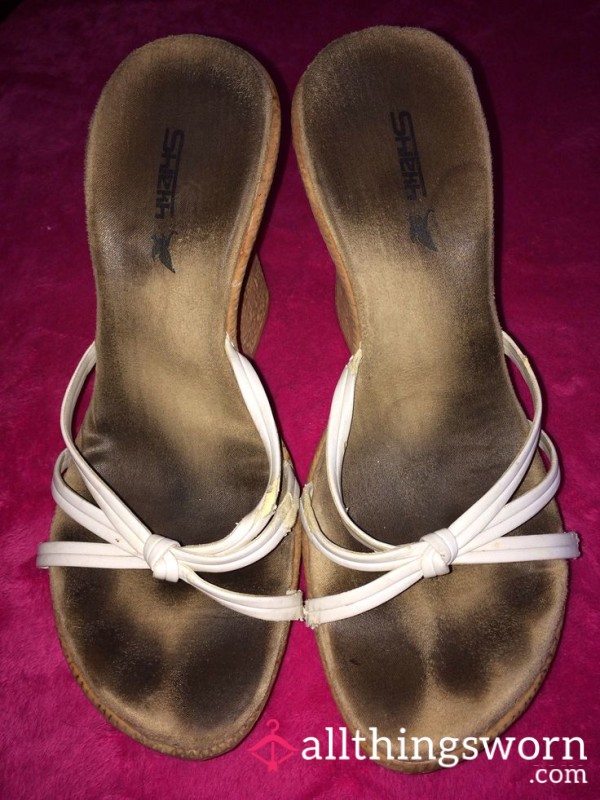 👠 Worn White Heels – Size 3/4
