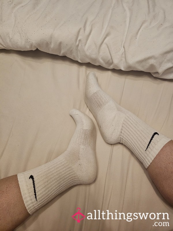 🧦Worn White Gym Nike Socks🤍