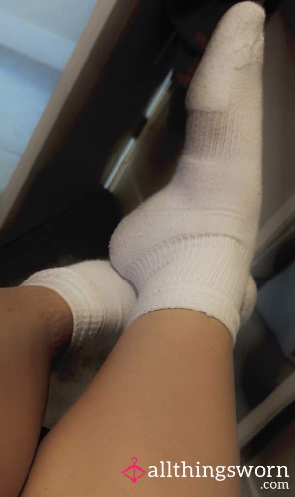 Worn White Nike Socks - 24hour Wear Willing To Do An Extra Days Wear If You Ask Nicely 😉 I’ll Also Pay Postage To Uk 🥰