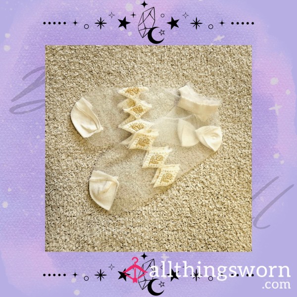 💖 Worn White Sheer Gold Rose Accent Ankle Socks 💖