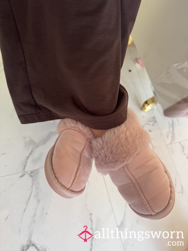 Worn Work Slippers😍