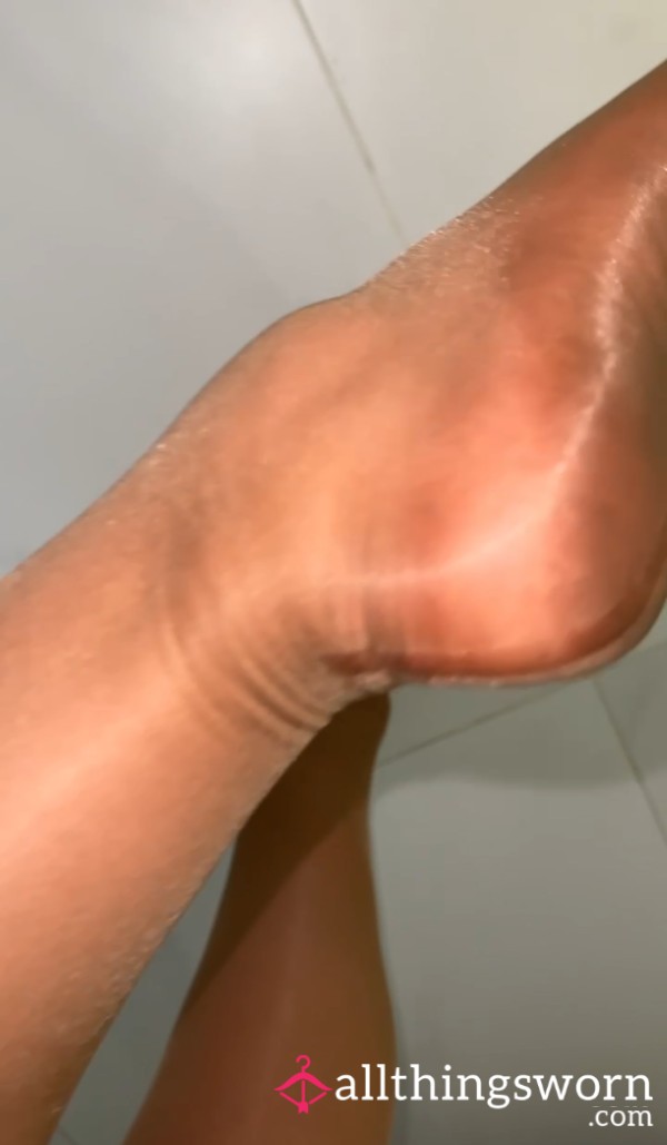 Worship Daisys Shiny Legs & Feet🙇🏼🦶🏼😮‍💨😍