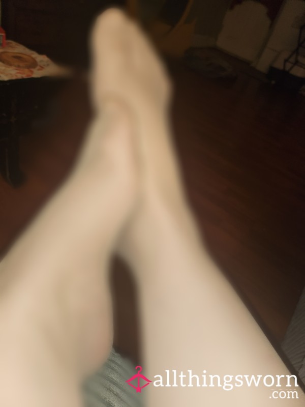 Worship My Feet And Toes In My Sheet Nylon Tights