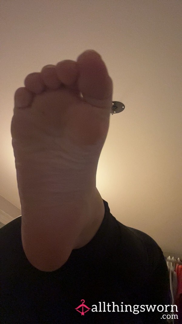 Worship My Feet On Call😏🦶🏼🦶🏼