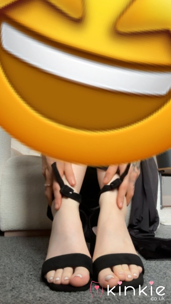 Worship My Pretty Feet In Heels  With JOI👠 🫣