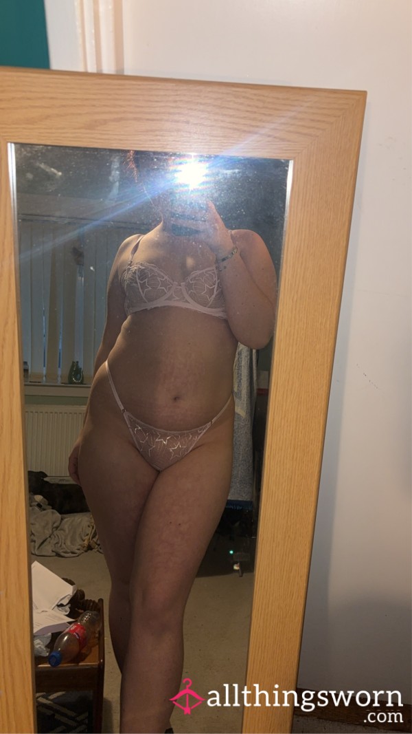 Worship These Curves 😘