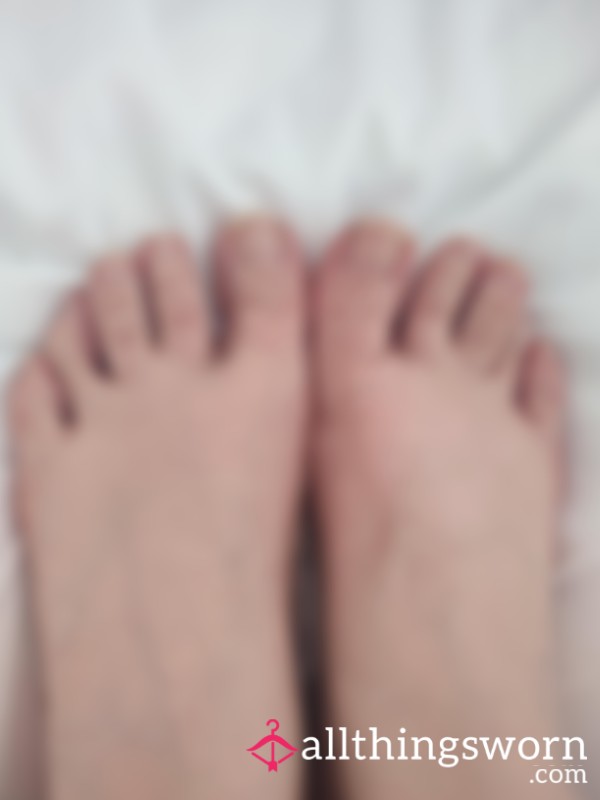 Worship These Natural, Untamed Feet - Overgrown Toenails Included