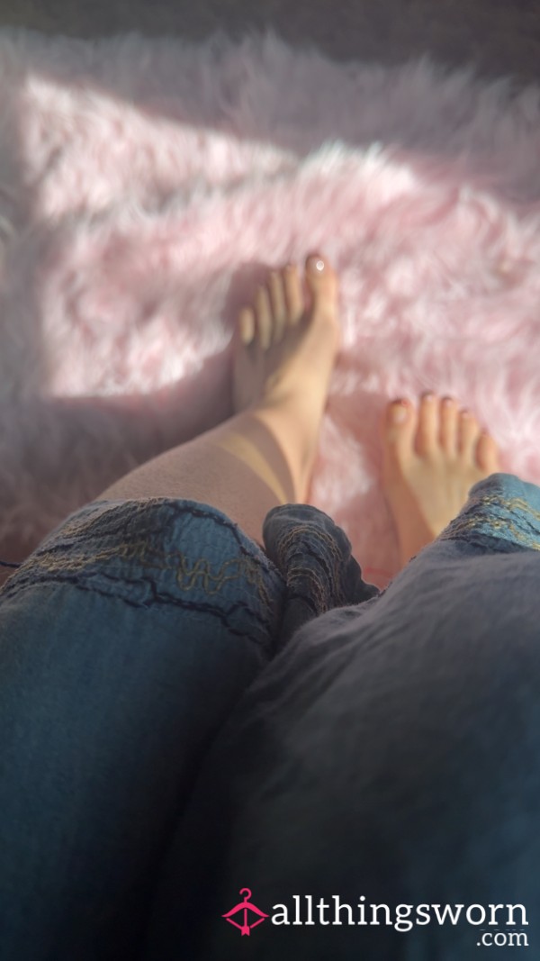 Wrapping Up My Goddess Feet In Soft Socks ✨