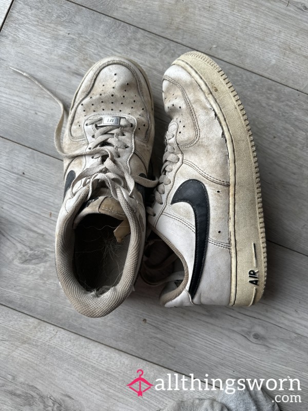 Wrecked Air Force 1s