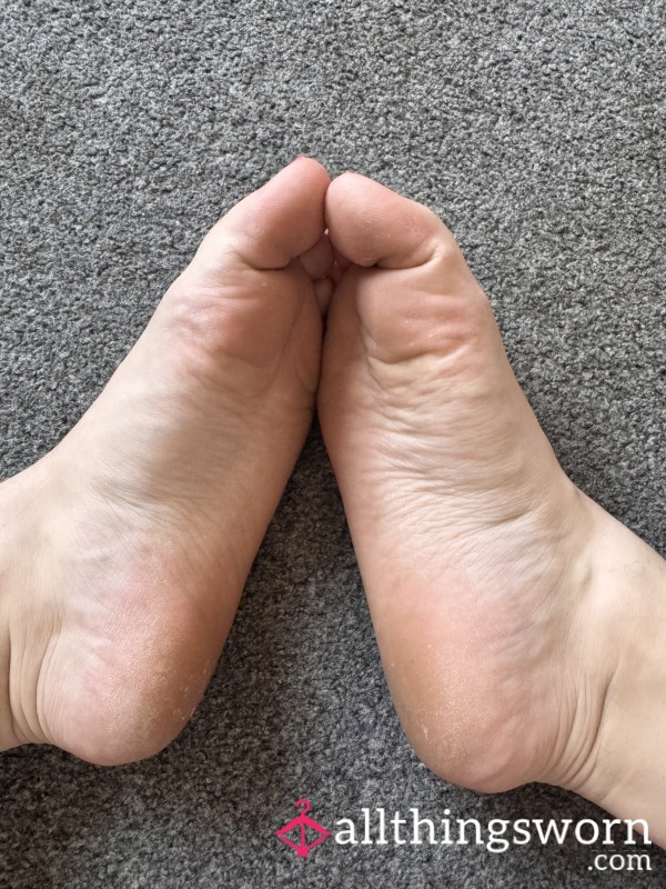 Write Your Name On My Wrinkly Soles ✍️