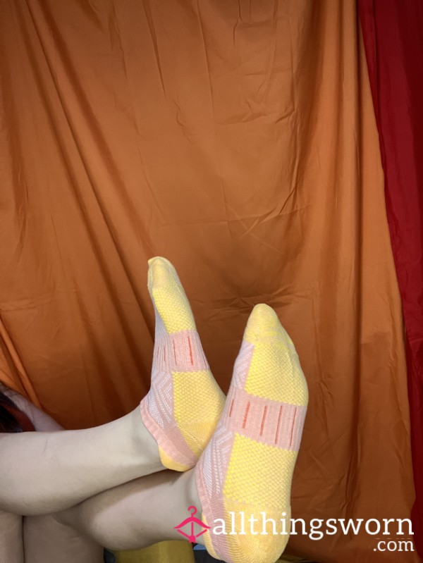 Pink And Orange 🍊 Two Tone Socks 🧦 🍑