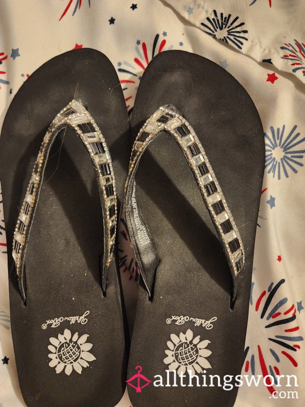 Yellow Box Flip Flops Black And Silver Shiny