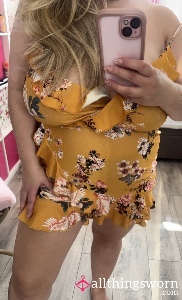 Yellow Dress Worn, Sweaty And Worn Nude. Plus Size. Big Tits 😝
