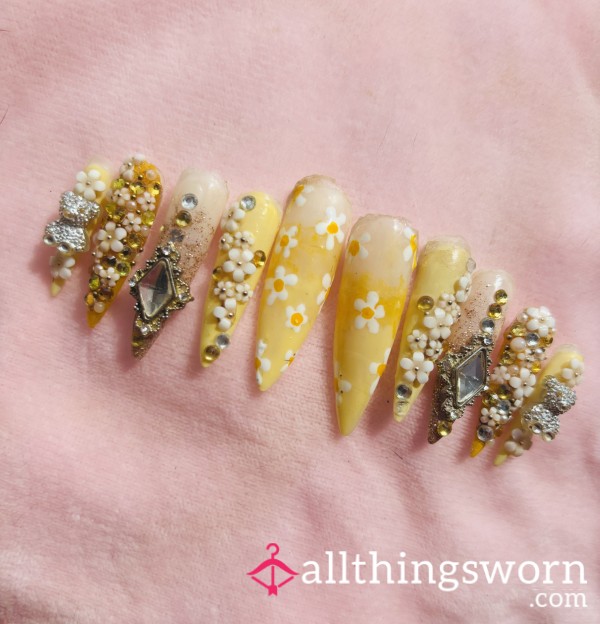 Yellow Flower Nails