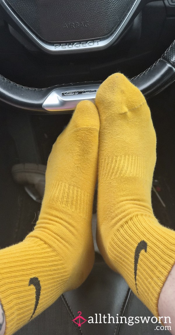 Yellow Nike Crew Socks – Fresh Scented & Ready To Wear 💛