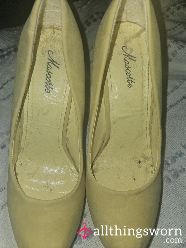 Yellow Shoes 9.5 Need Someone To Clean